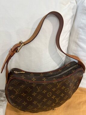 Louis Vuitton MM Monogram Croissant Shoulder Bag